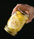 Frasco de vidrio con tapa dorada 450ml