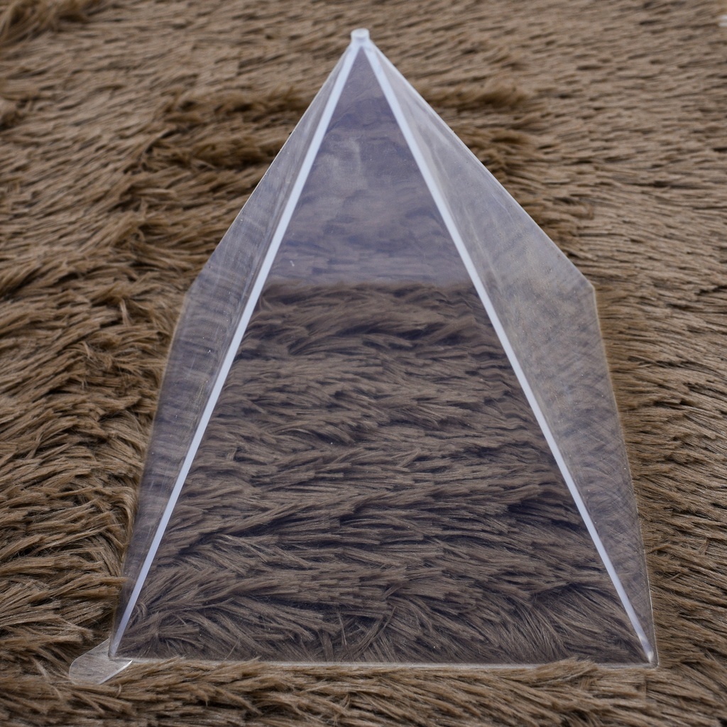 Molde de silicona diseño piramide 185*160*155mm