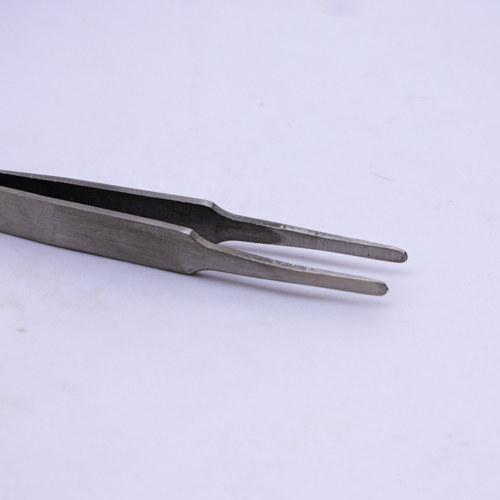Pinza punta fina recta WYNNS