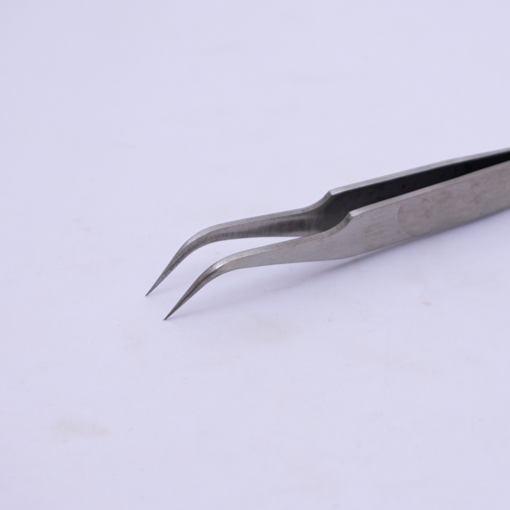 Pinza punta fina encurbada WYNNS