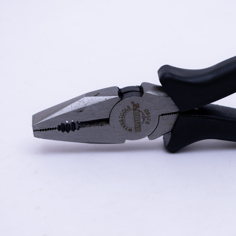 Alicate universal 200mm 6" wynns