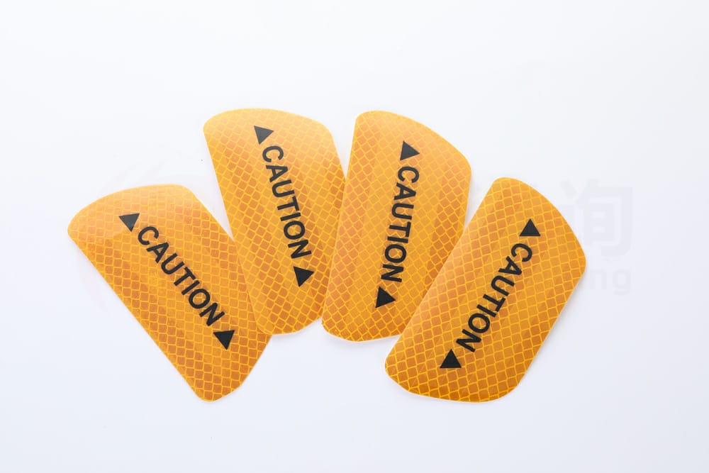 PROTECTOR REFLECTIVO CAUTION 4PC