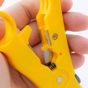 Pinza pela cable con cuerpo plástico