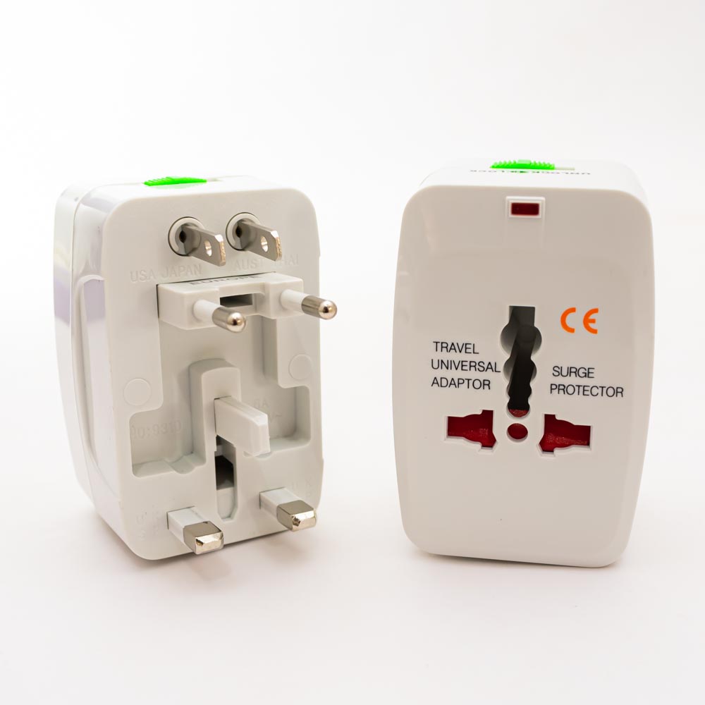 Enchufe adaptador universal con cargador U