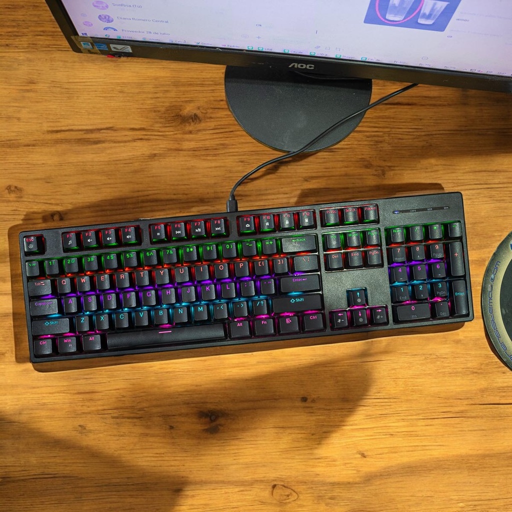 Teclado mecánico universal
