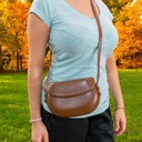 Cartera rígida semicircular