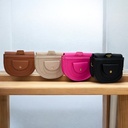 Cartera de cuerina semicircular