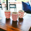 Taza con detalles rojo 8*10cm