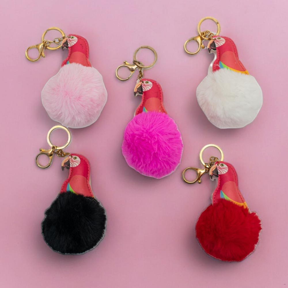 Llavero loro con pompom
