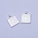 Dije cuadrado en plateado 5pc