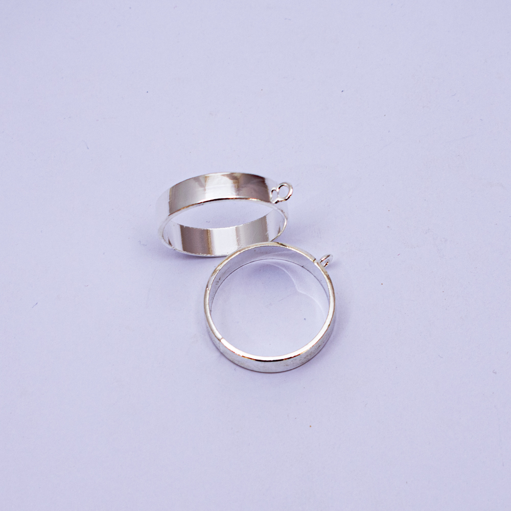 Dije redondo en plateado (ancho) 3cm 5pc