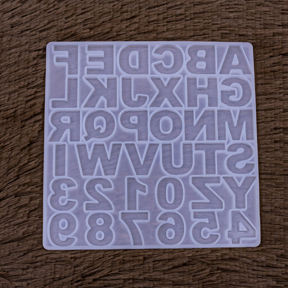 Molde de silicona alfabético mayúscula 13.9cm