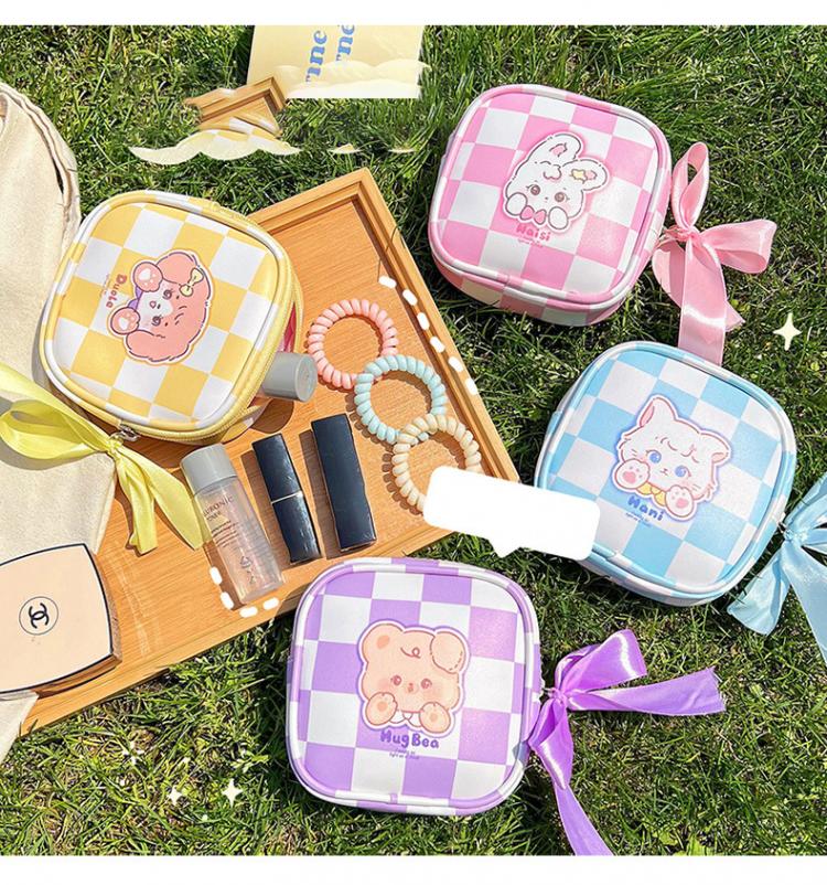 Monedero de cuerina con moño