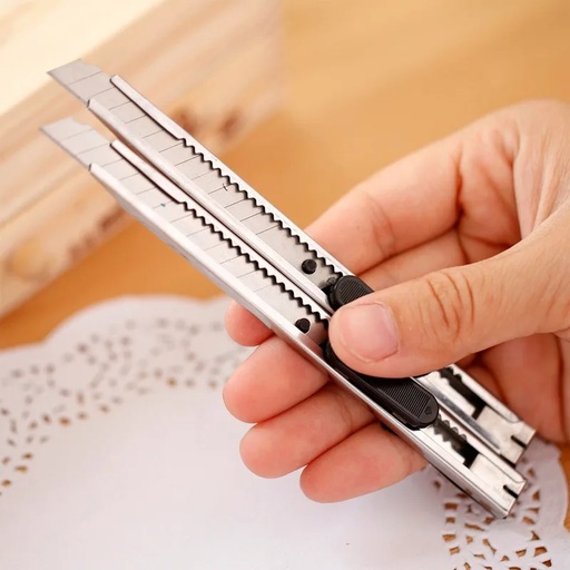 [41019] Trincheta de metal 3 piezas 9mm