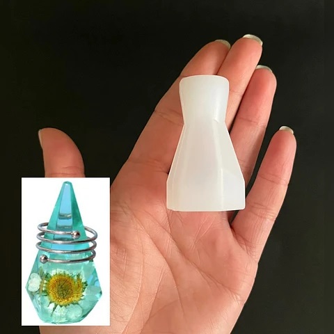 [DJ-1670] Molde de silicona mini piramide 52*30mm